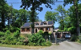 Tres Belle Villa 4 Facades Dans Quartier Vert Et Arbore - 5 Kms De Namur